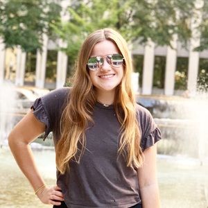 Meet your Posher, Claire
